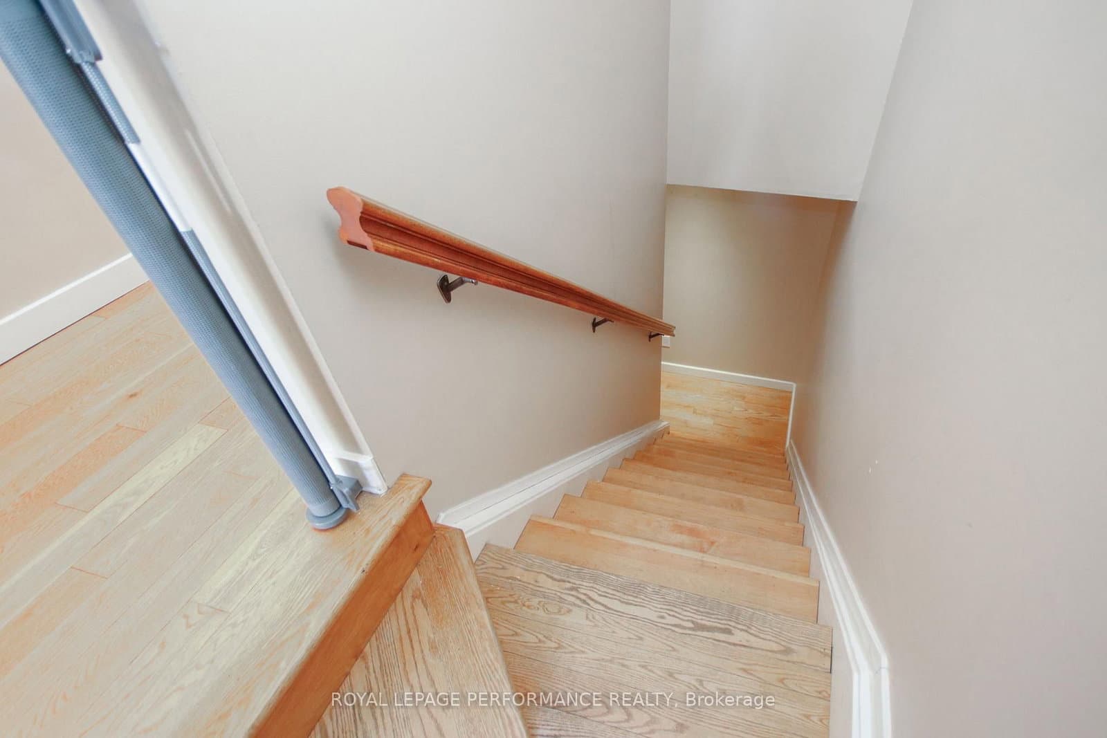 736 Cooper Street E, Unit 3 thumbnail 4