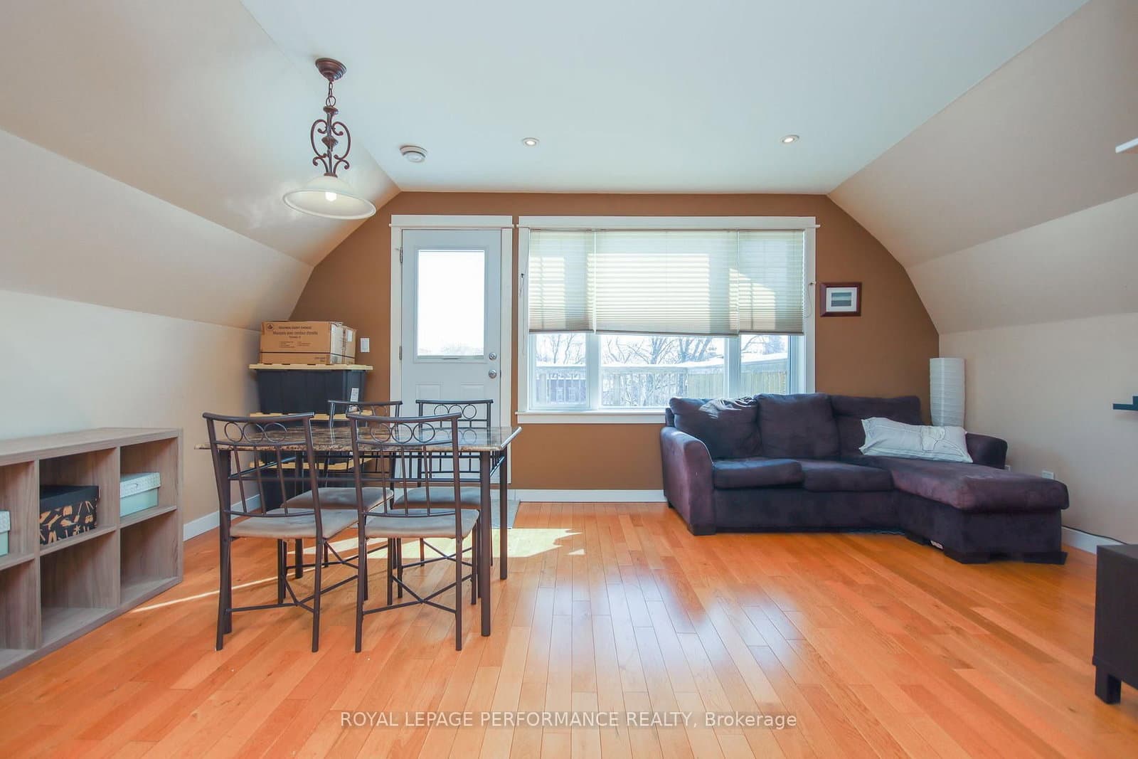 736 Cooper Street E, Unit 3 thumbnail 5