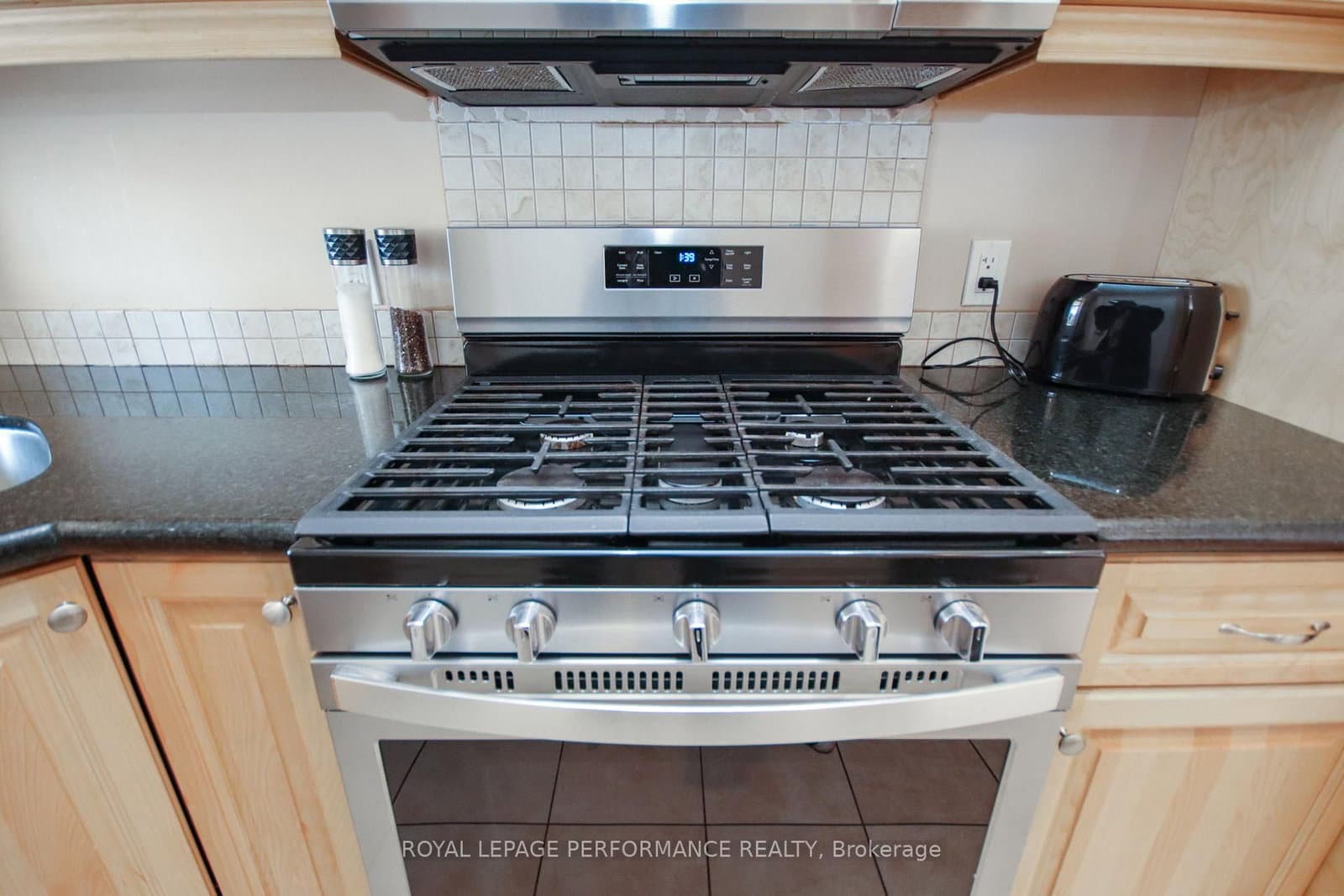 736 Cooper Street E, Unit 3 thumbnail 8