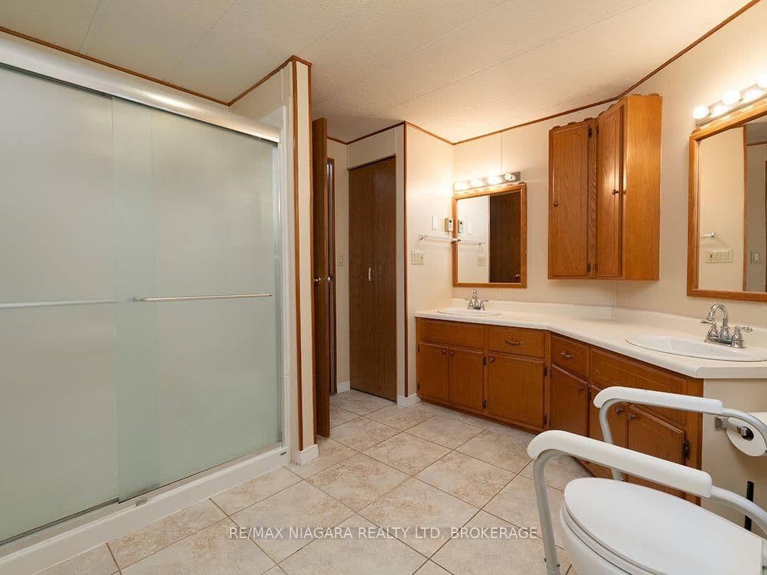 3033 Townline Road, Unit 1 thumbnail 16