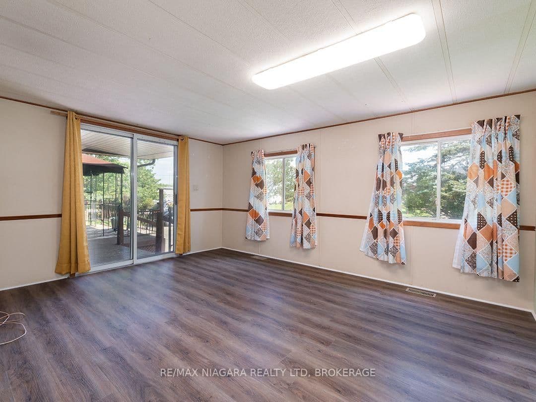 3033 Townline Road, Unit 1 thumbnail 4