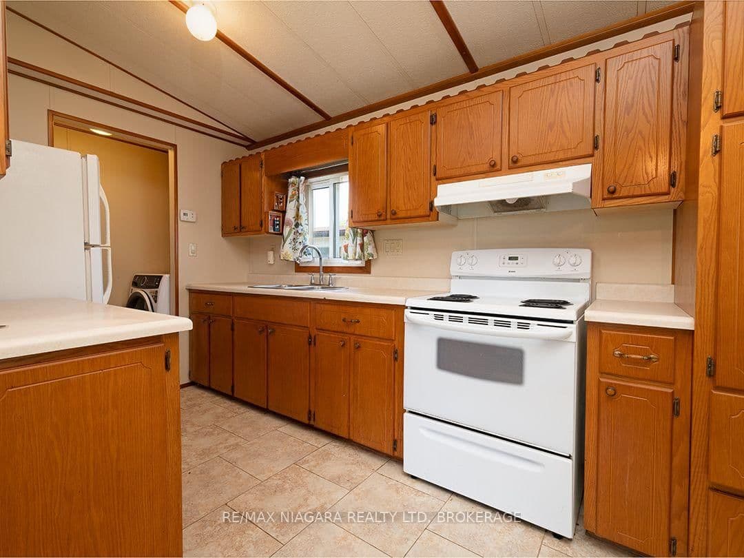 3033 Townline Road, Unit 1 thumbnail 7