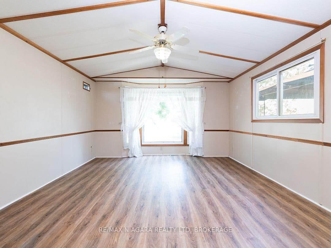 3033 Townline Road, Unit 1 thumbnail 9