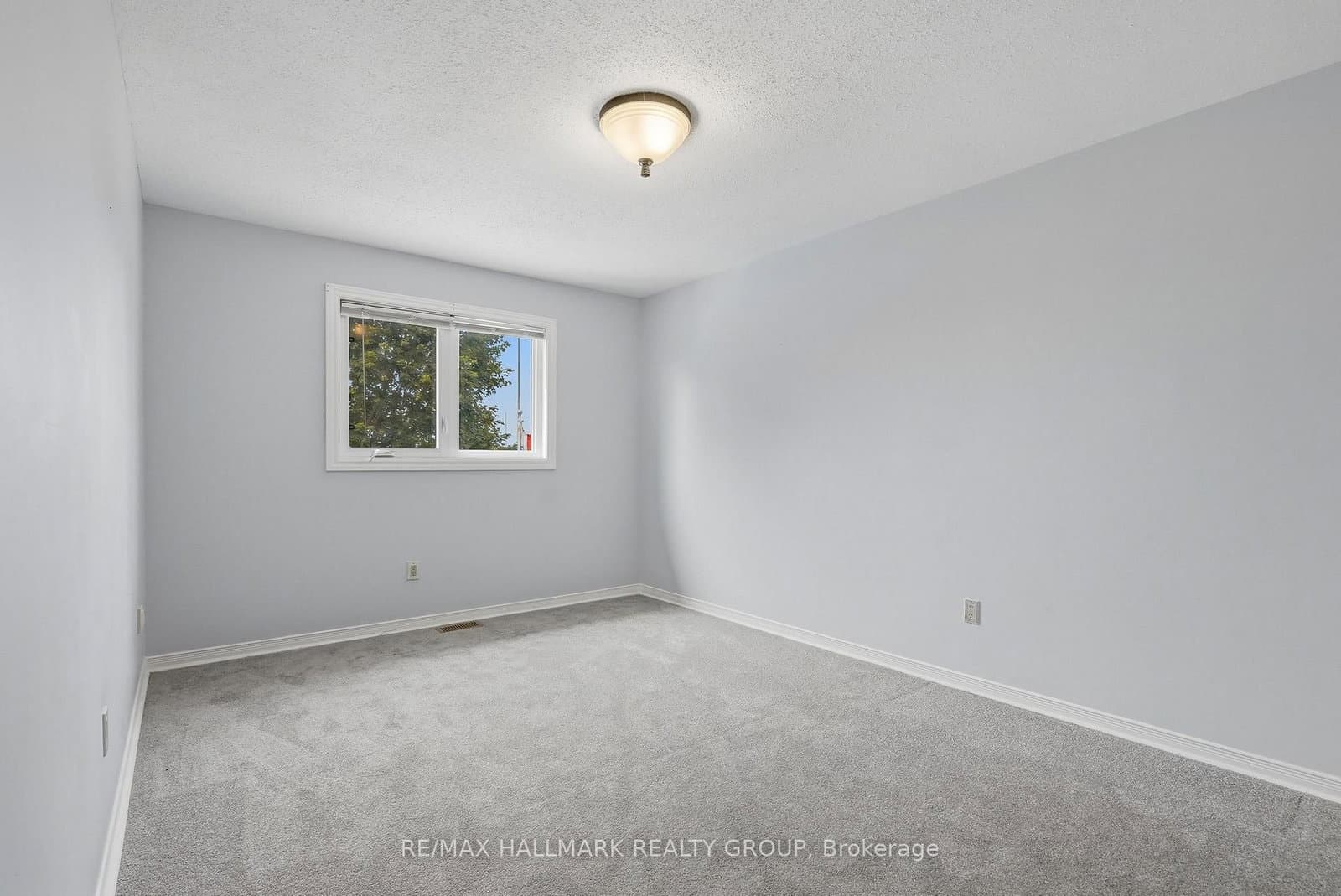 30 Rowe Drive thumbnail 15