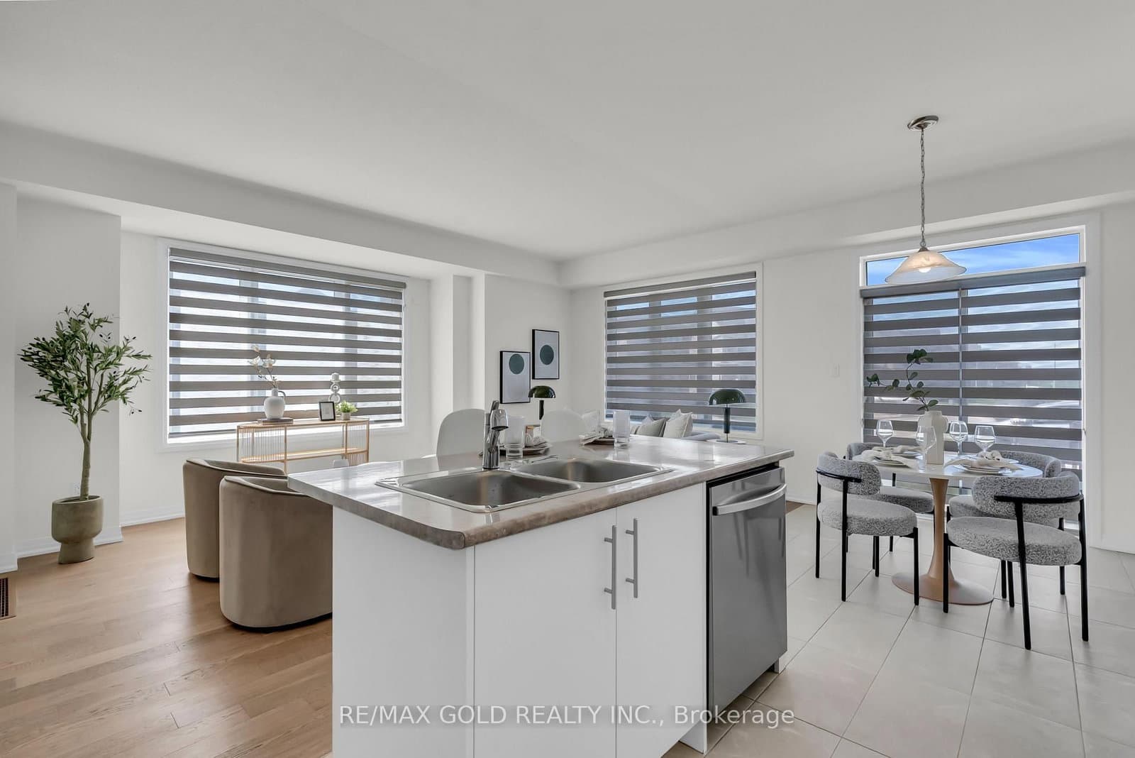 25 Heritage Way thumbnail 16