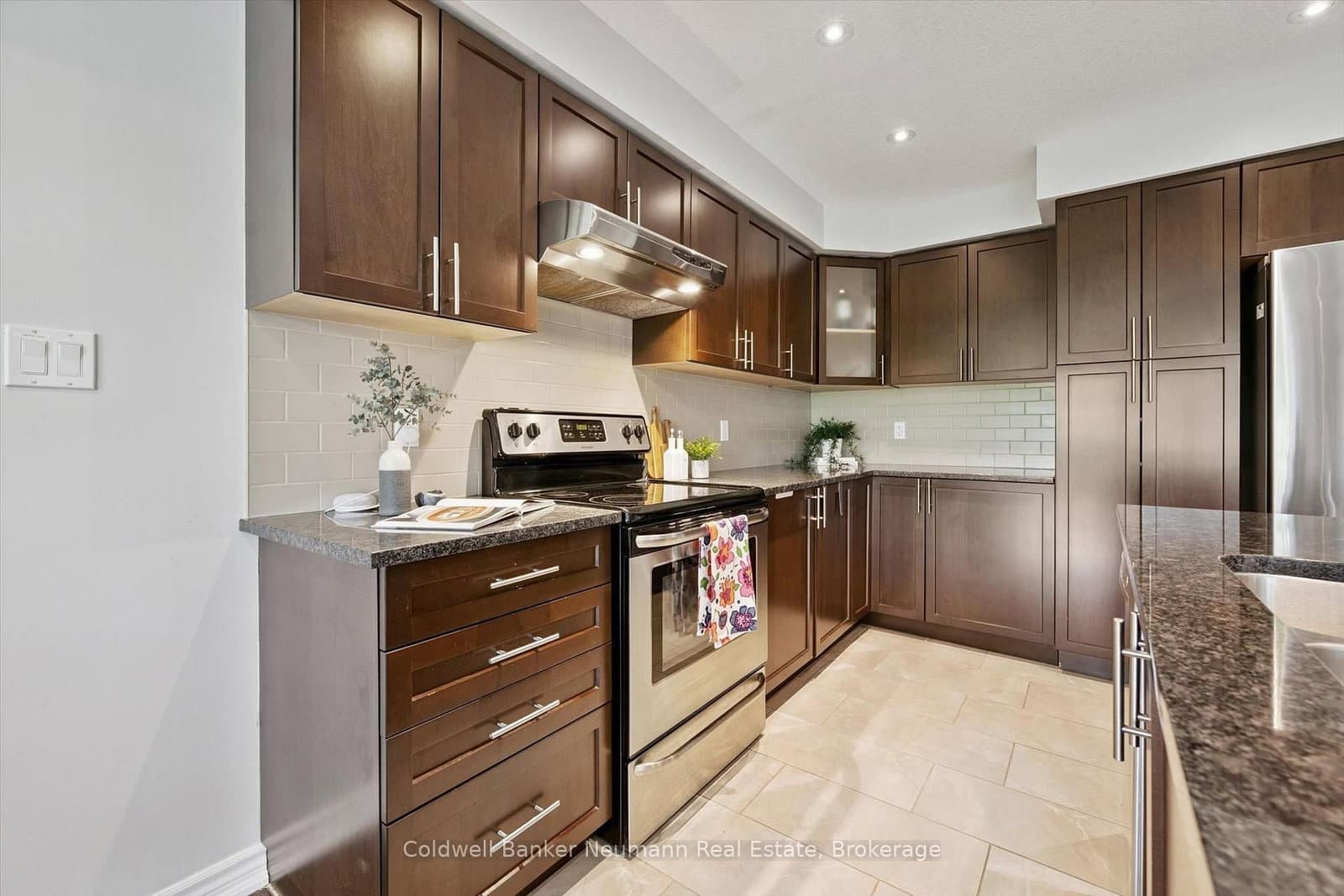 91 Poppy Drive E, Unit 3 thumbnail 6