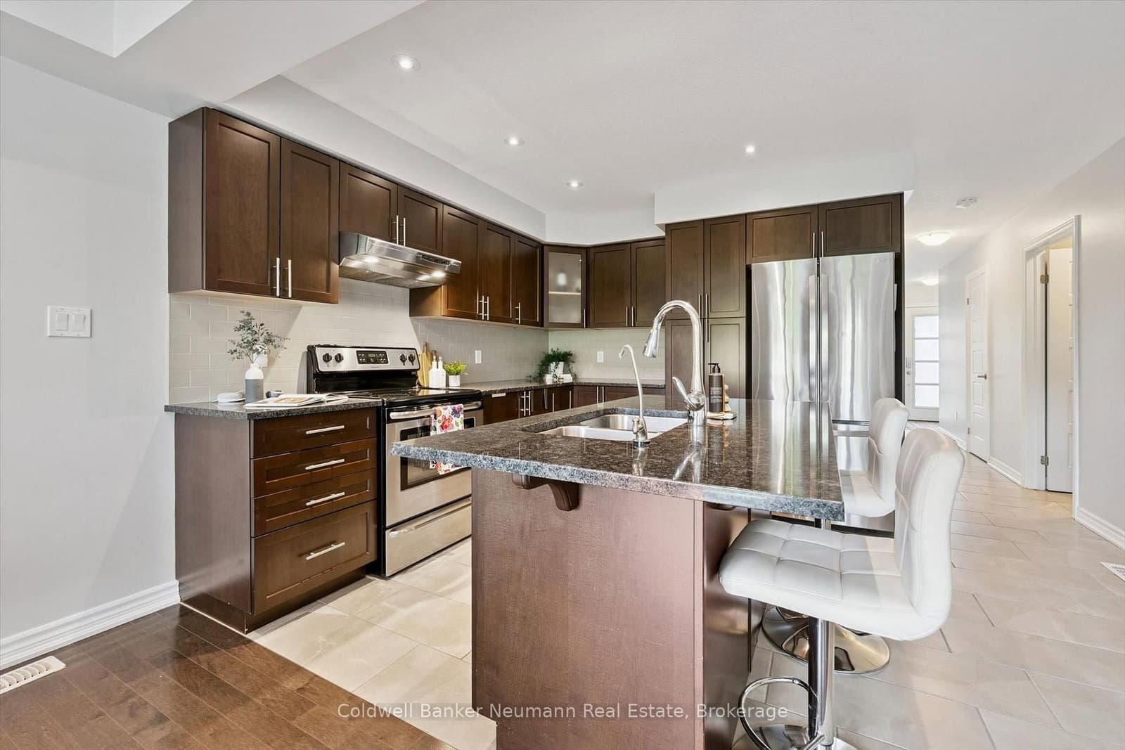 91 Poppy Drive E, Unit 3 thumbnail 7