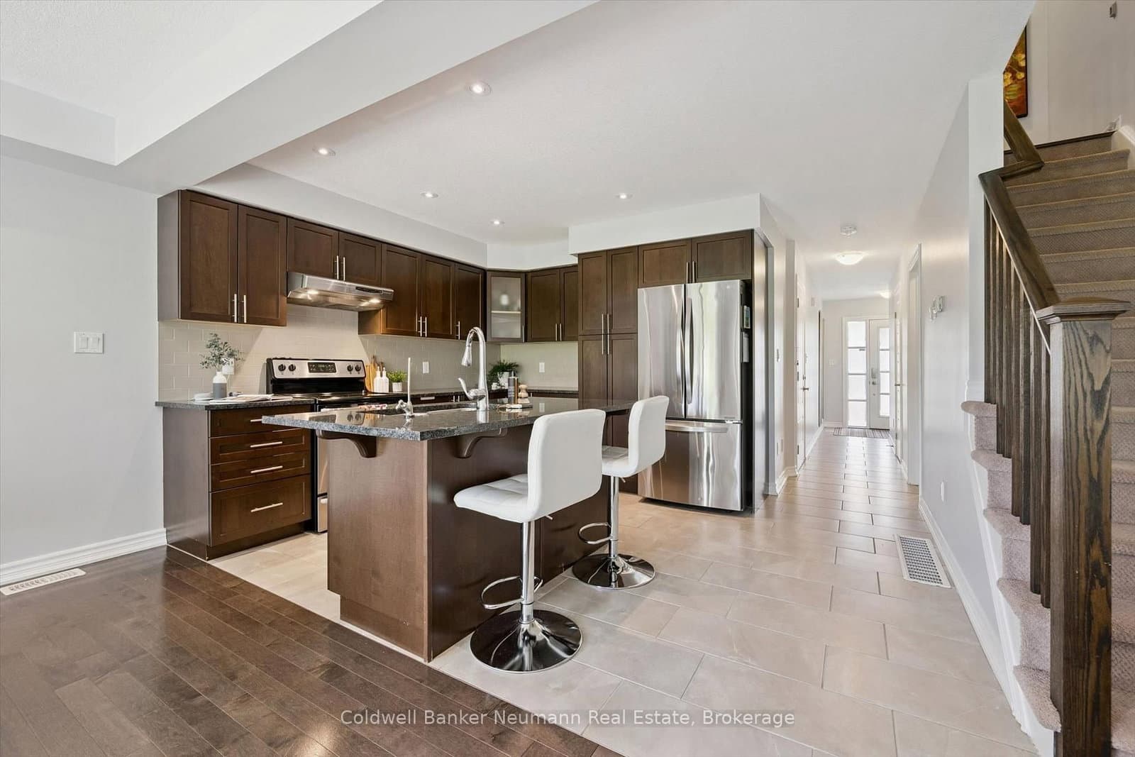 91 Poppy Drive E, Unit 3 thumbnail 9