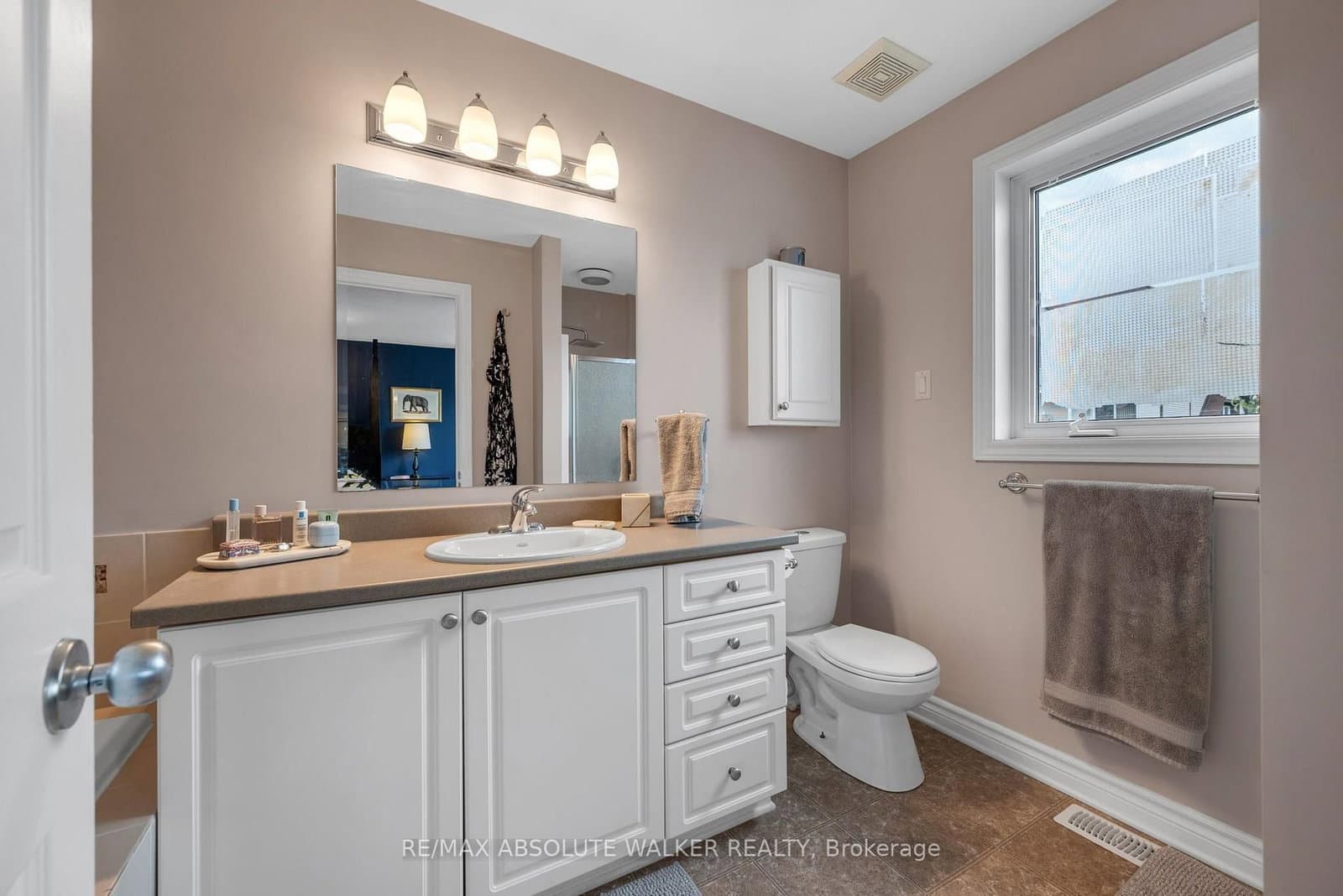446 Goldenbrook Way thumbnail 31