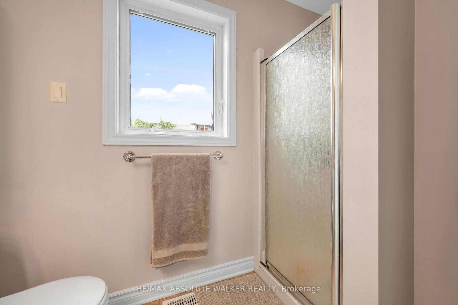446 Goldenbrook Way thumbnail 33