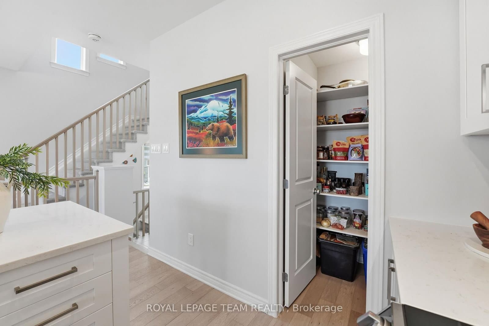 715 Maverick Crescent thumbnail 10
