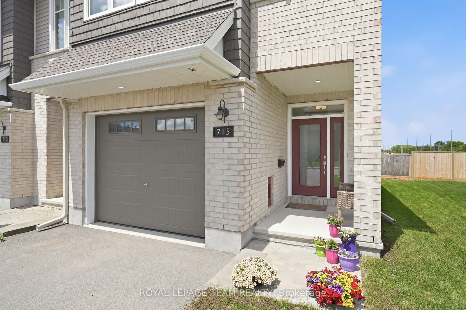 715 Maverick Crescent thumbnail 2