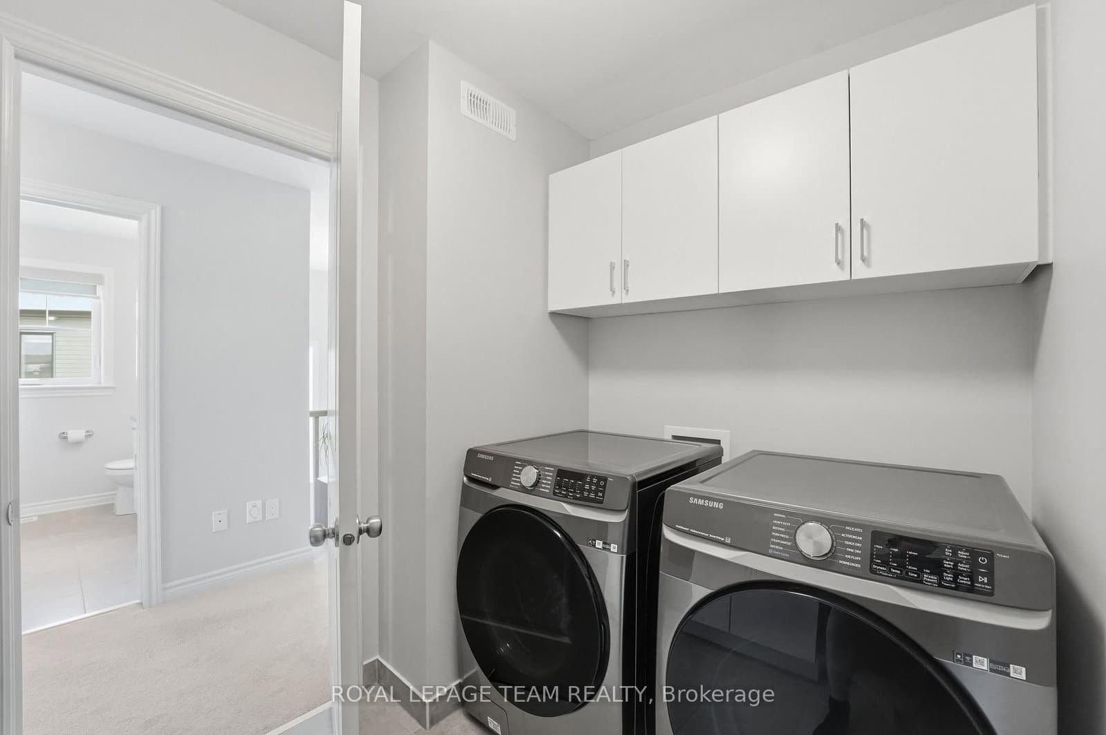 715 Maverick Crescent thumbnail 30
