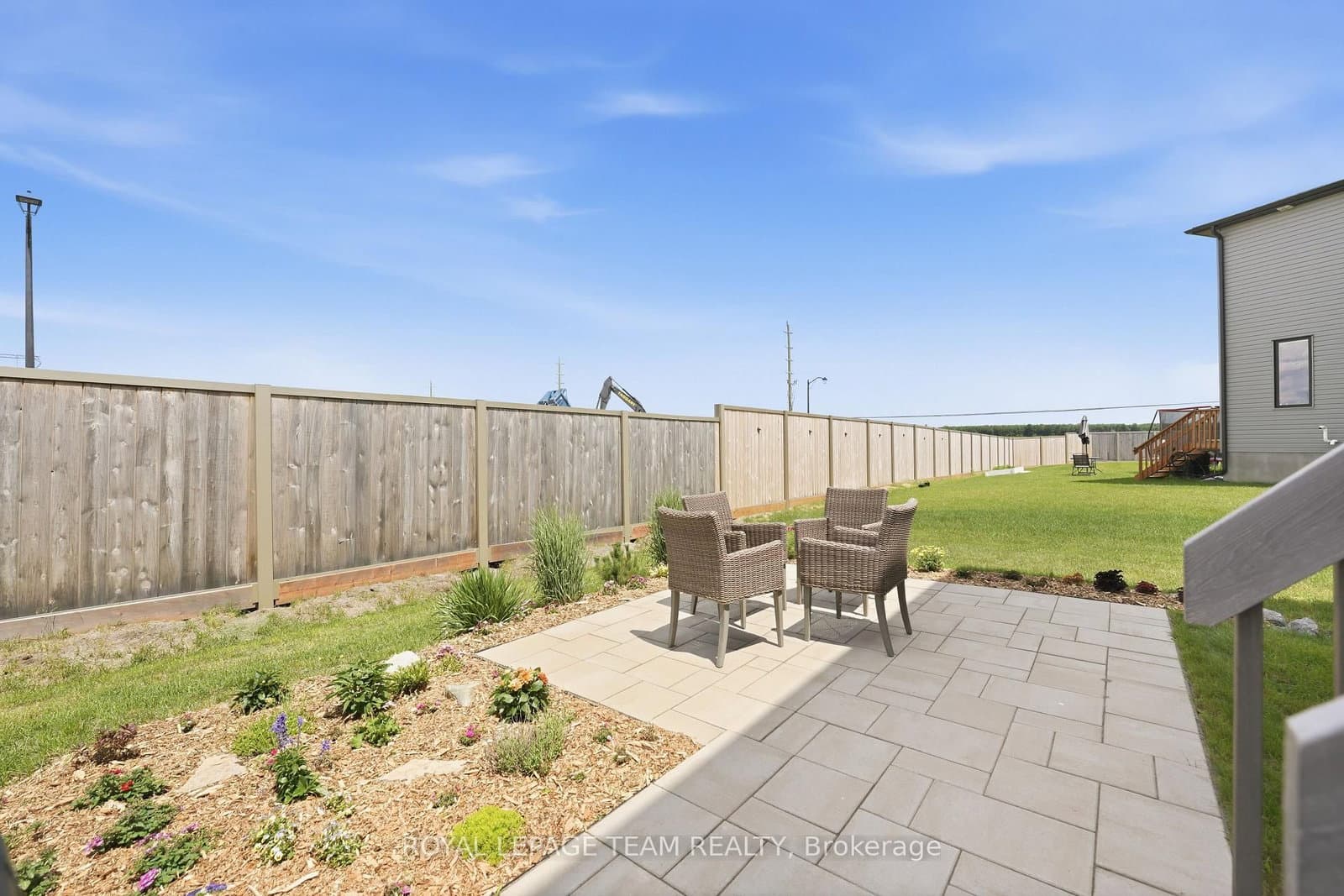 715 Maverick Crescent thumbnail 41