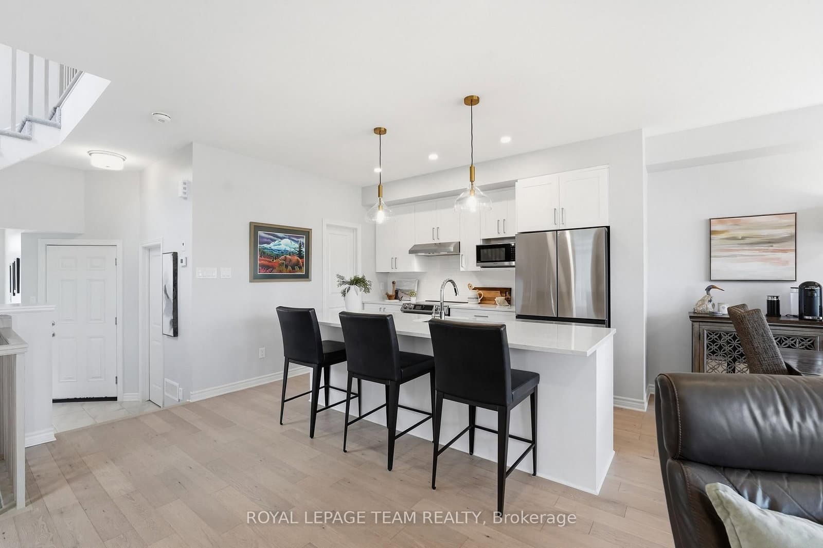 715 Maverick Crescent thumbnail 7