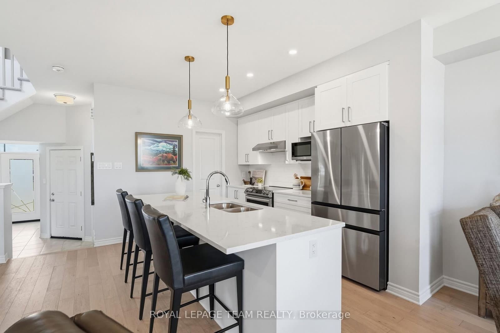 715 Maverick Crescent thumbnail 8