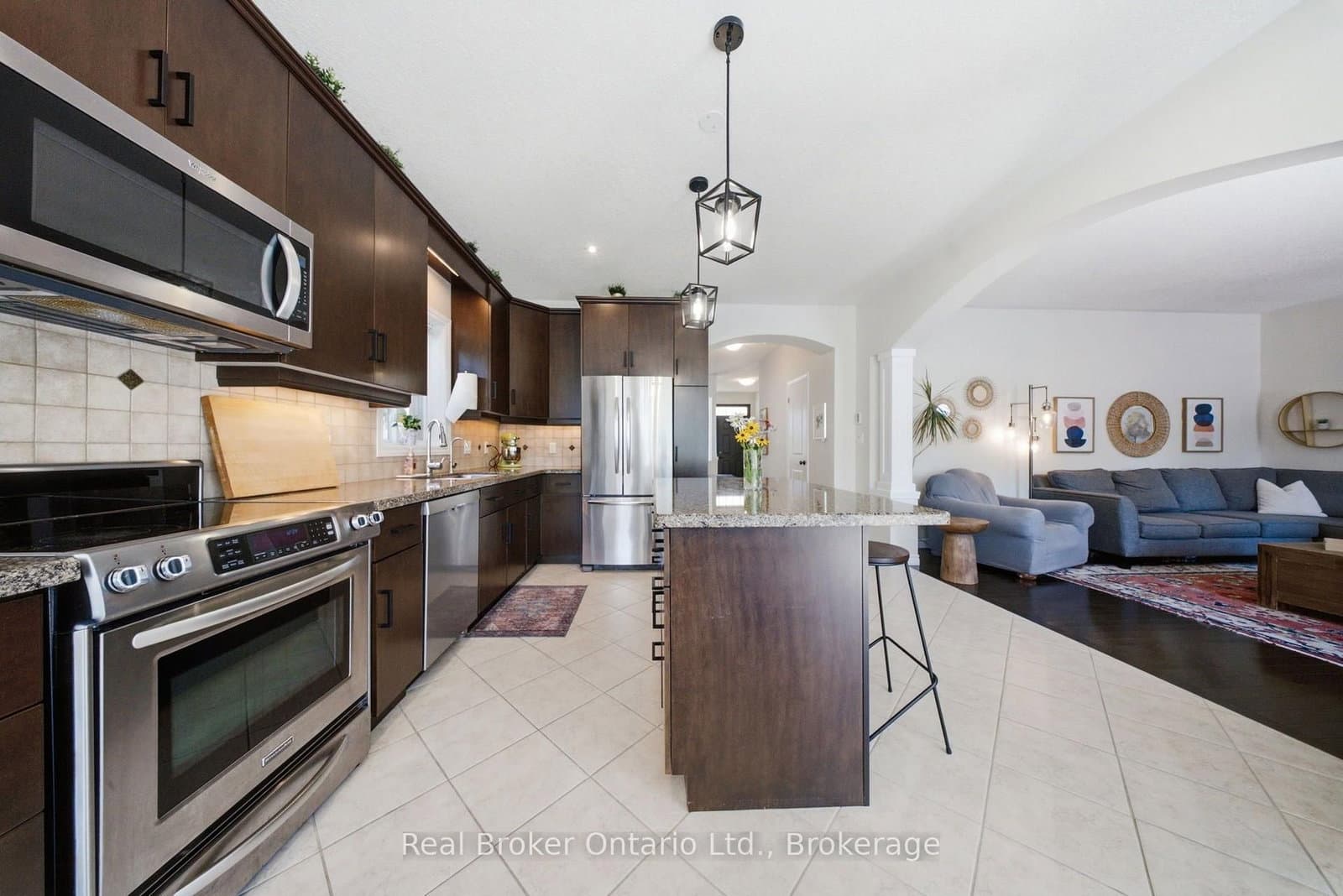 65 Amsterdam Crescent thumbnail 11