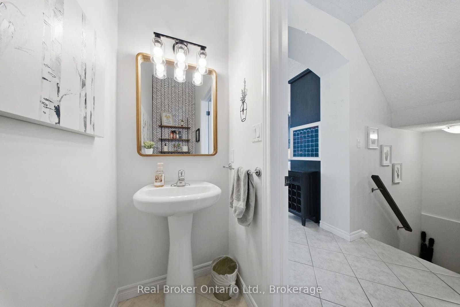 65 Amsterdam Crescent thumbnail 19