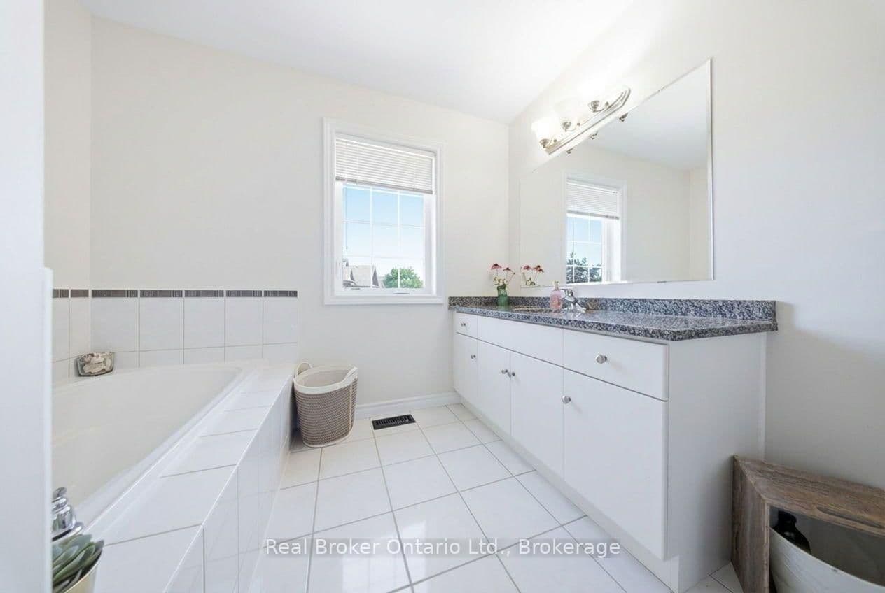 65 Amsterdam Crescent thumbnail 29