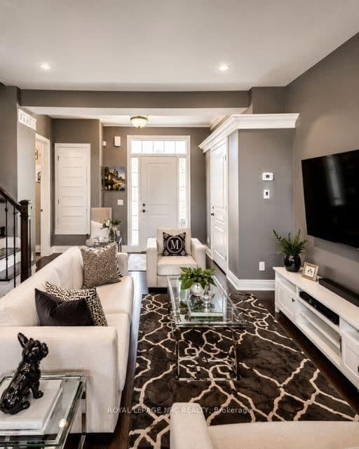 608 SIMCOE Street, Unit 9 thumbnail 4