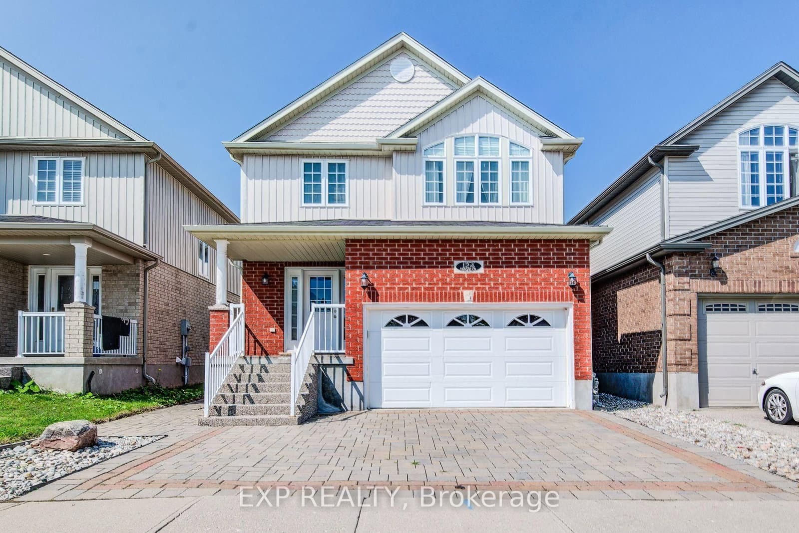 124 Udvari Crescent - Image 1
