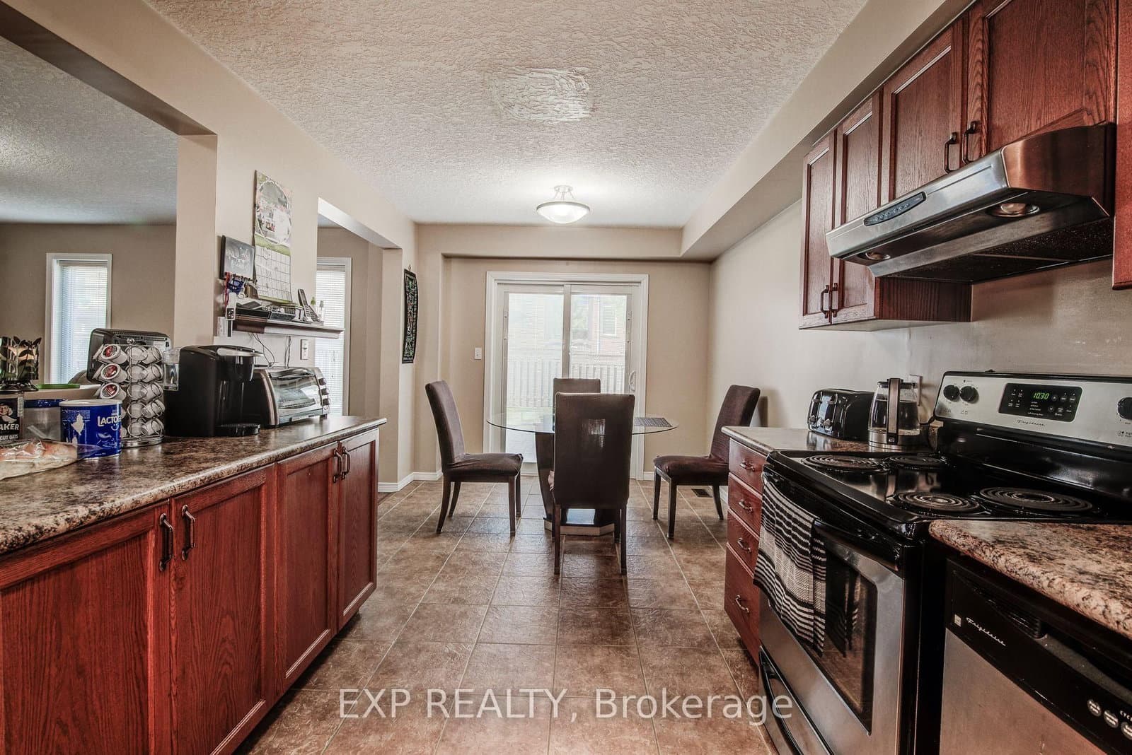 124 Udvari Crescent thumbnail 13