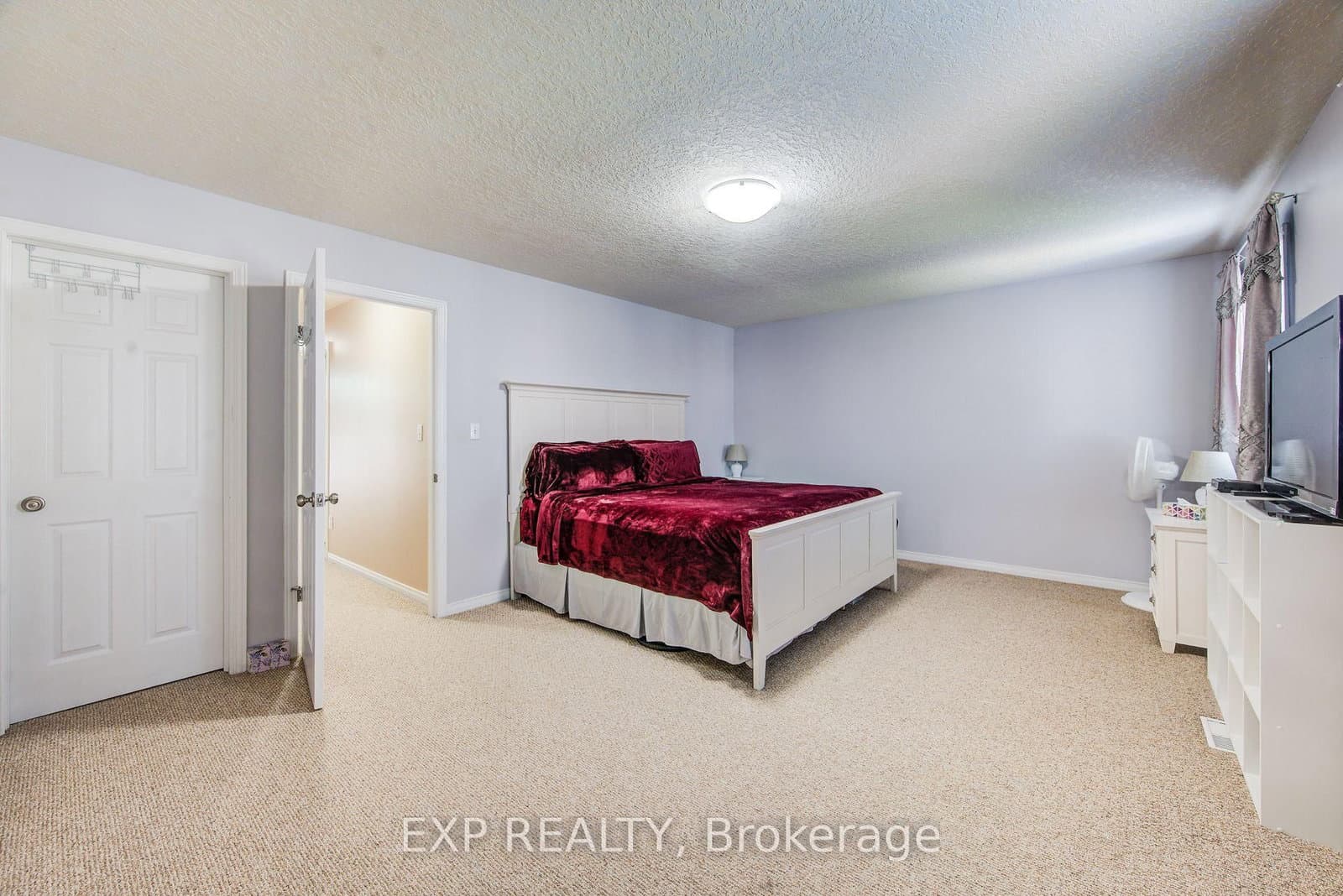 124 Udvari Crescent thumbnail 16