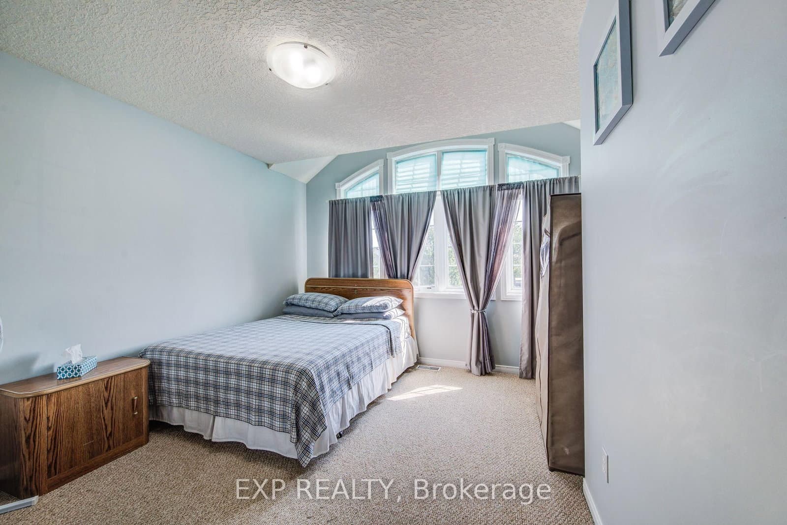 124 Udvari Crescent thumbnail 19