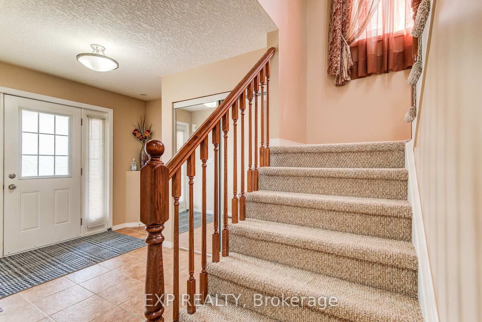 124 Udvari Crescent thumbnail 5