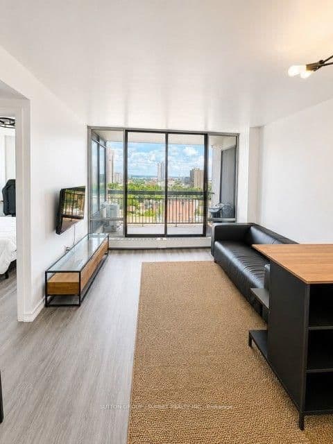 150 Charlton Avenue, Unit 1201 thumbnail 2