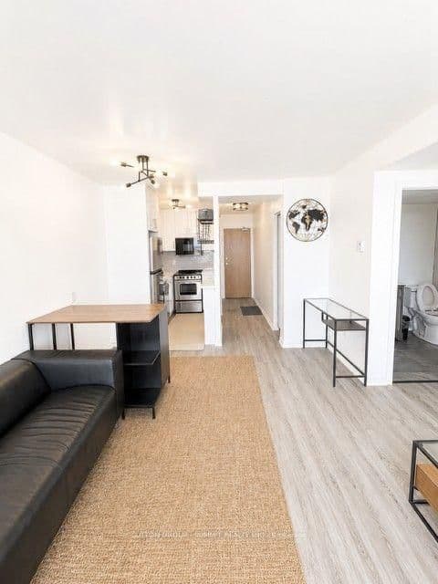 150 Charlton Avenue, Unit 1201 thumbnail 3