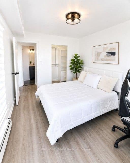150 Charlton Avenue, Unit 1201 thumbnail 4