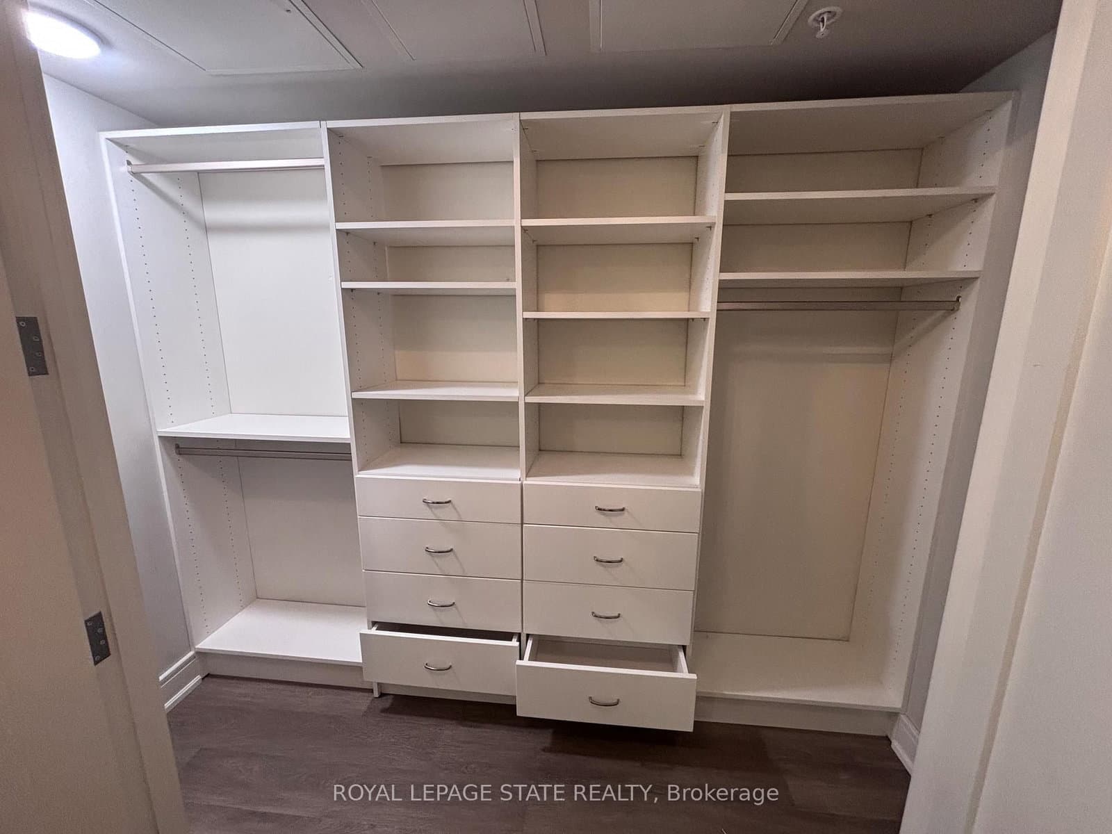 112 King Street E, Unit 410 thumbnail 11