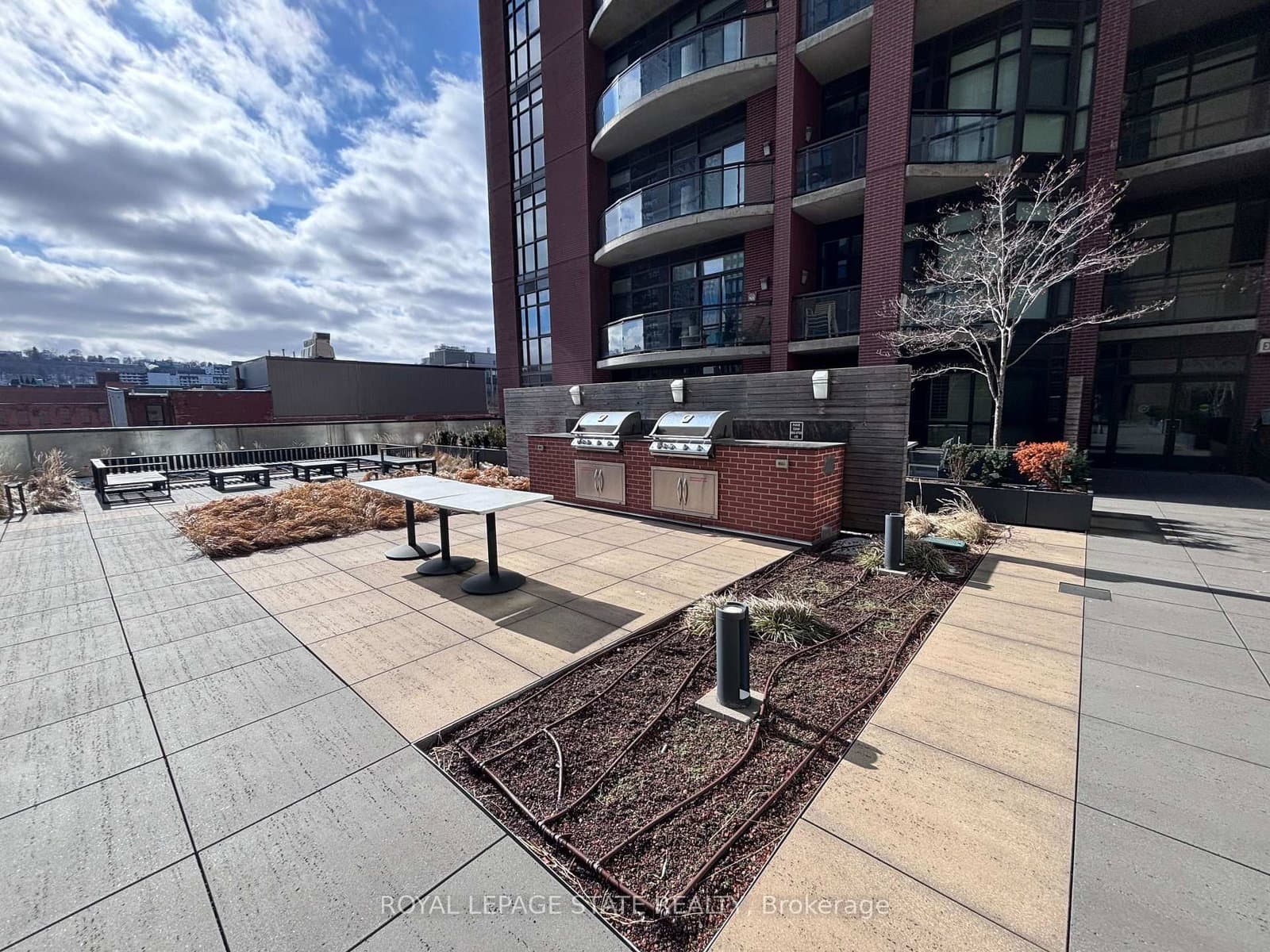 112 King Street E, Unit 410 thumbnail 14