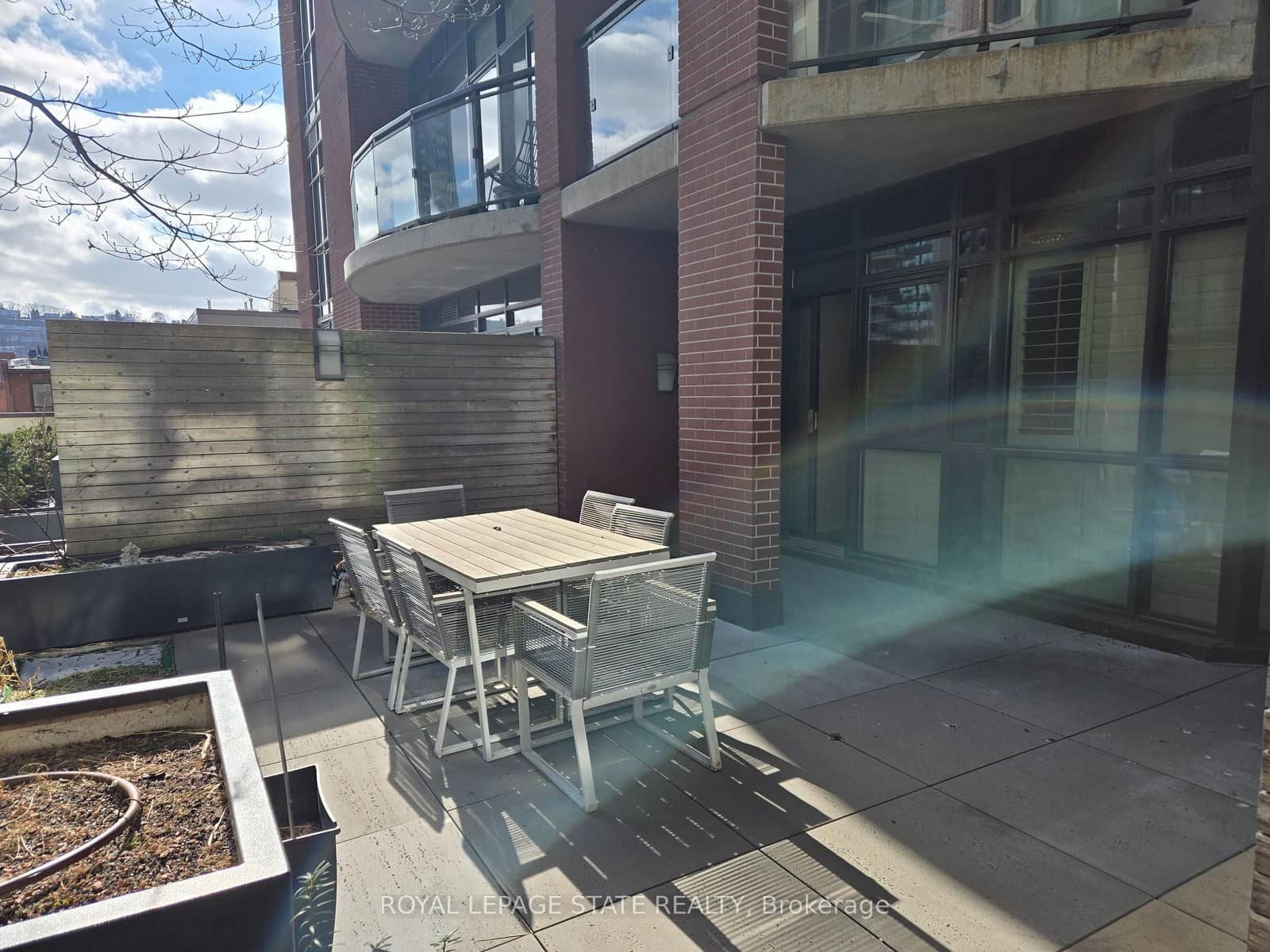112 King Street E, Unit 410 thumbnail 16