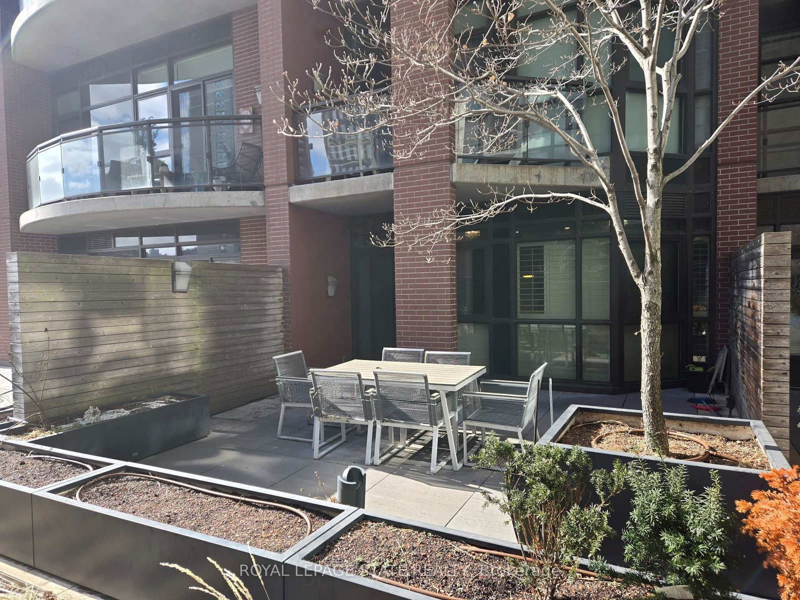 112 King Street E, Unit 410 thumbnail 17
