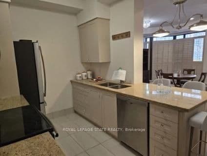 112 King Street E, Unit 410 thumbnail 19