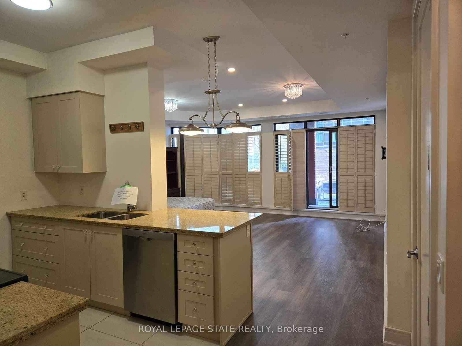 112 King Street E, Unit 410 thumbnail 3