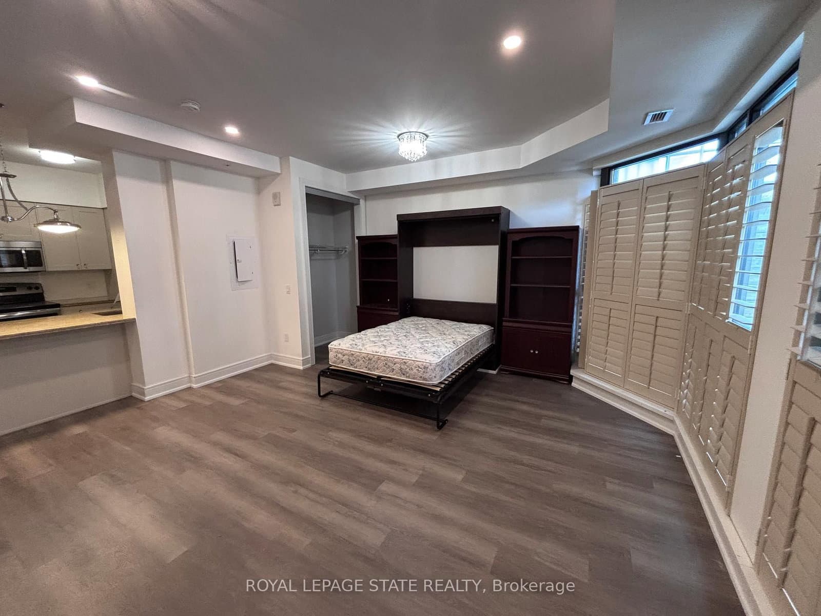 112 King Street E, Unit 410 thumbnail 9