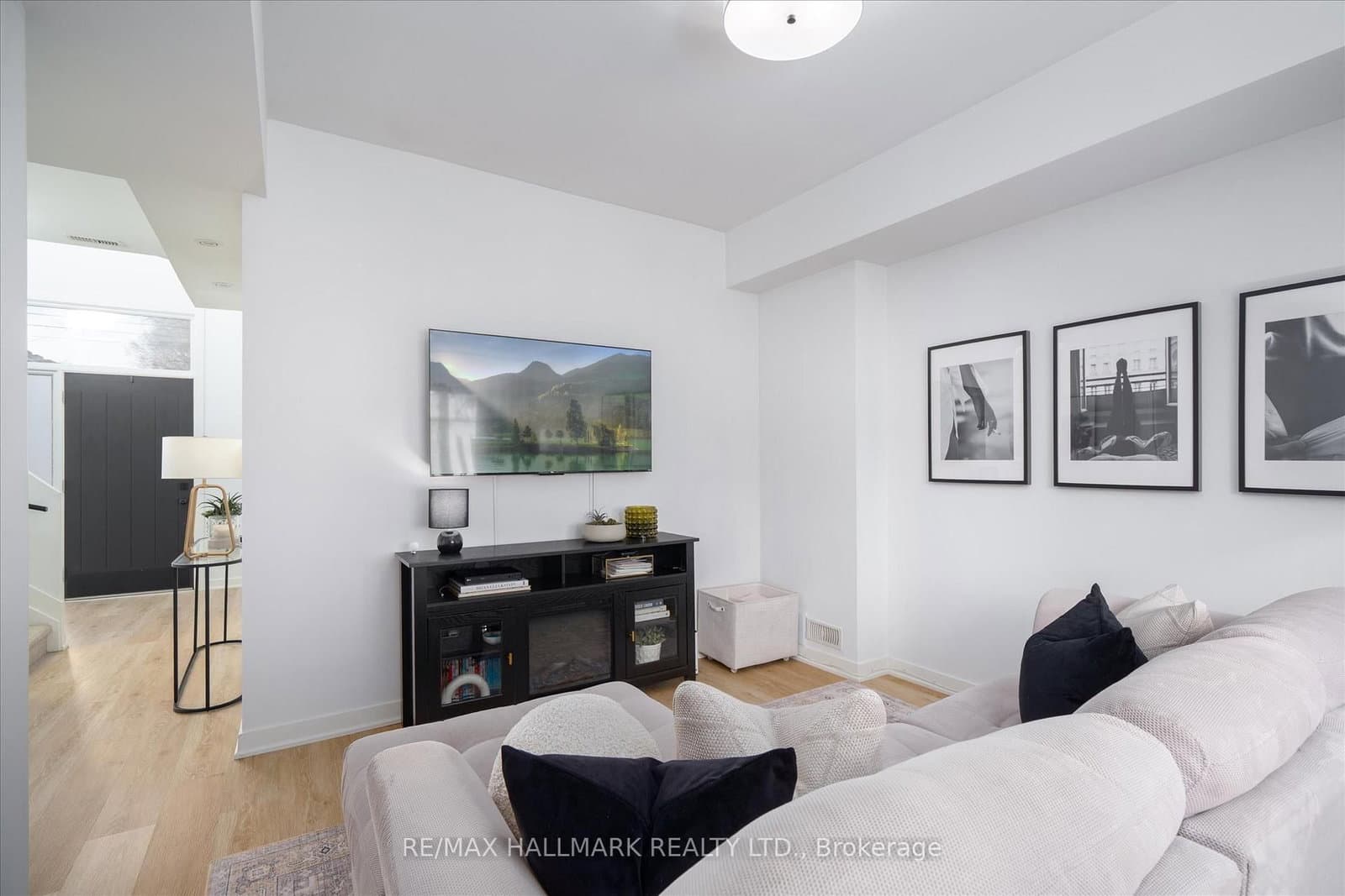 53 Wood Street E thumbnail 7