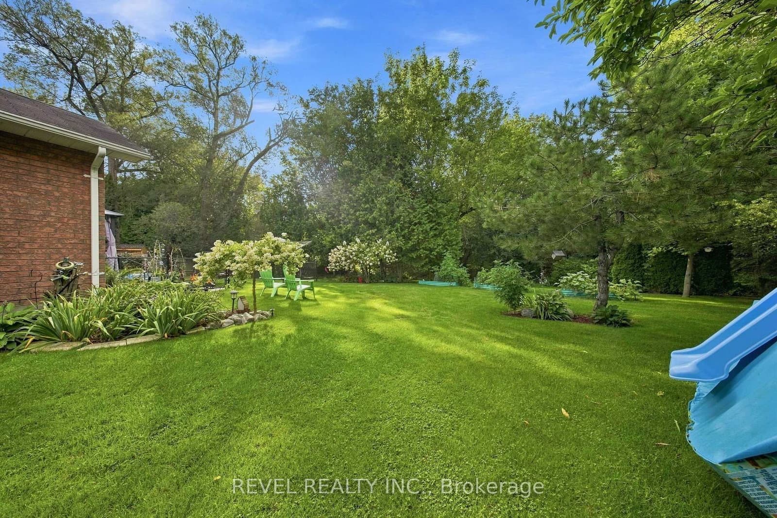 445 Nickerson Drive thumbnail 2