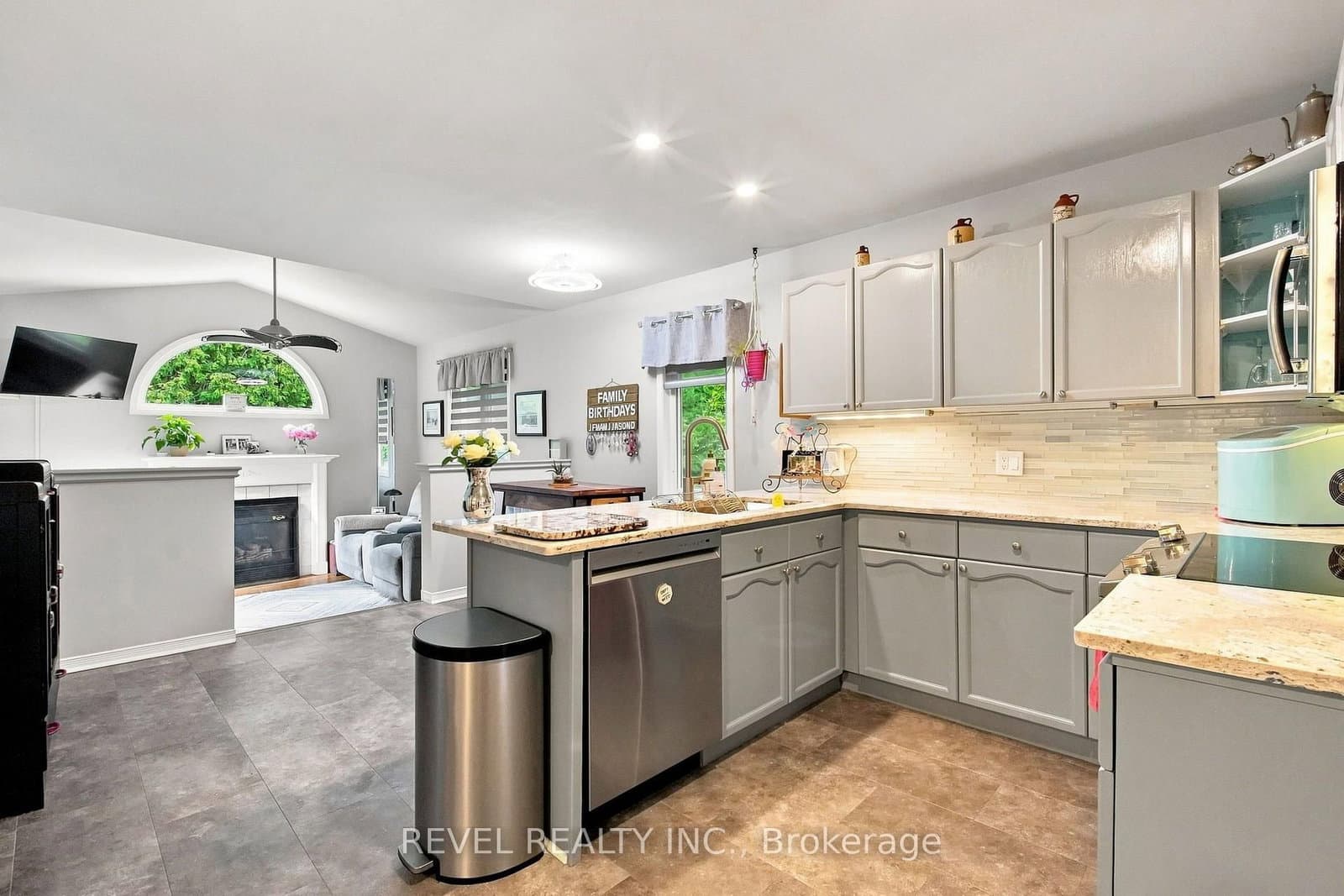 445 Nickerson Drive thumbnail 9
