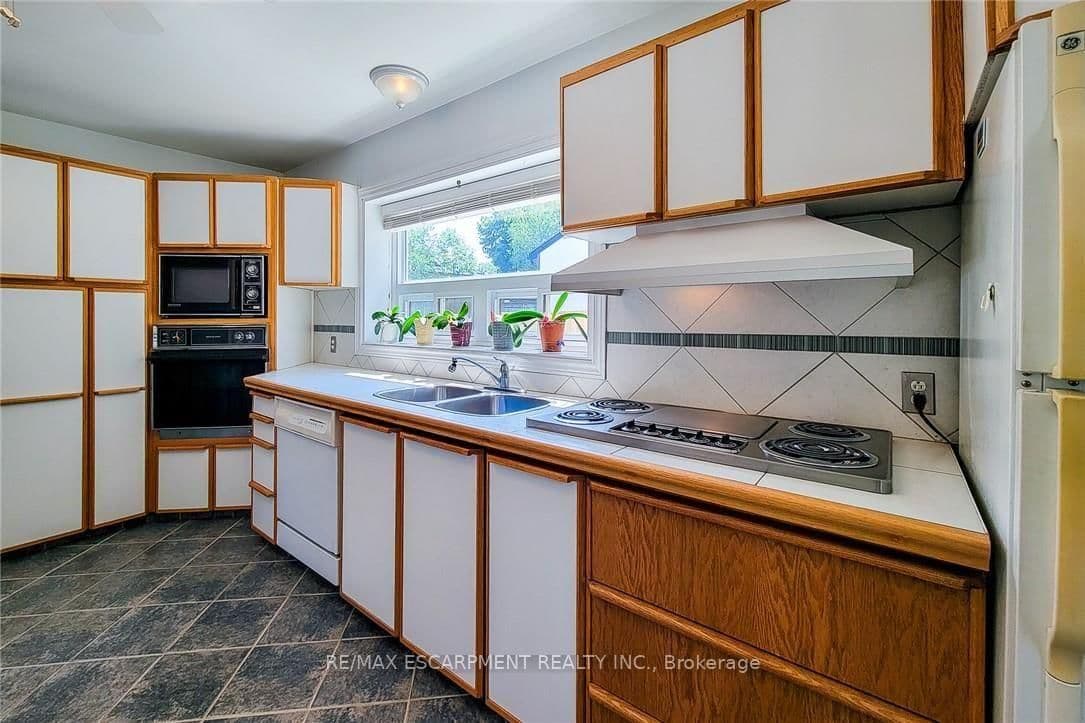 42 LAKE Avenue N thumbnail 18