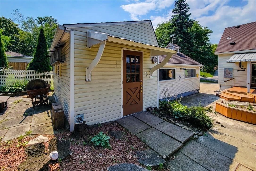 42 LAKE Avenue N thumbnail 36