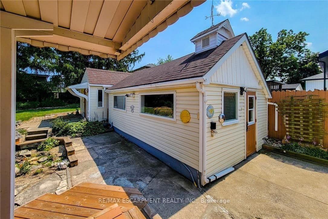42 LAKE Avenue N thumbnail 38