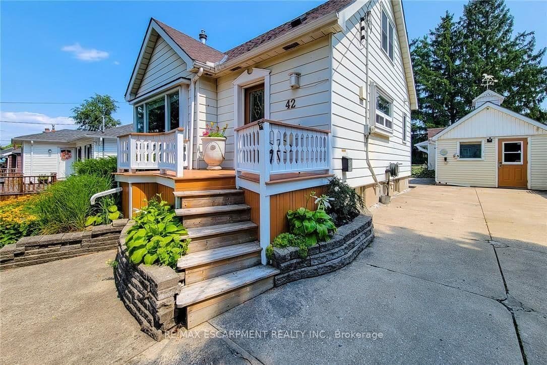 42 LAKE Avenue N thumbnail 4