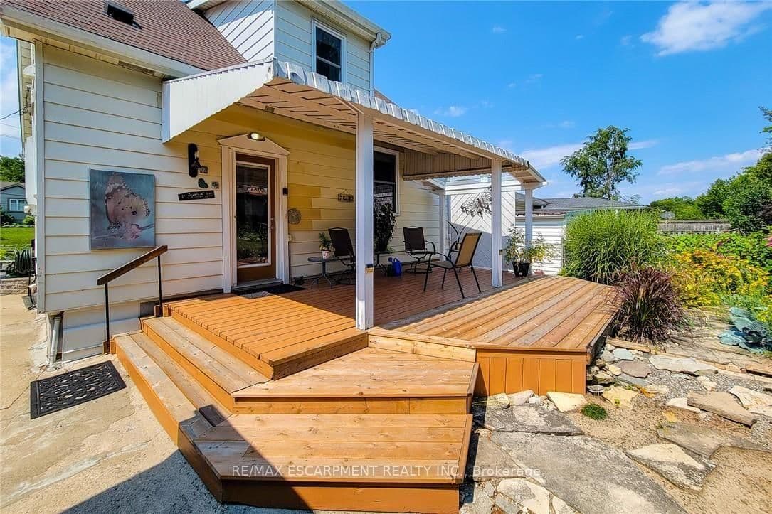 42 LAKE Avenue N thumbnail 9