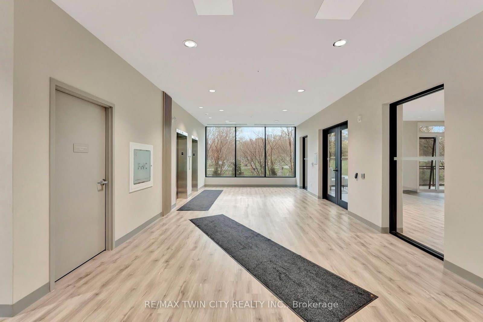 107 Roger Street, Unit 101 thumbnail 28