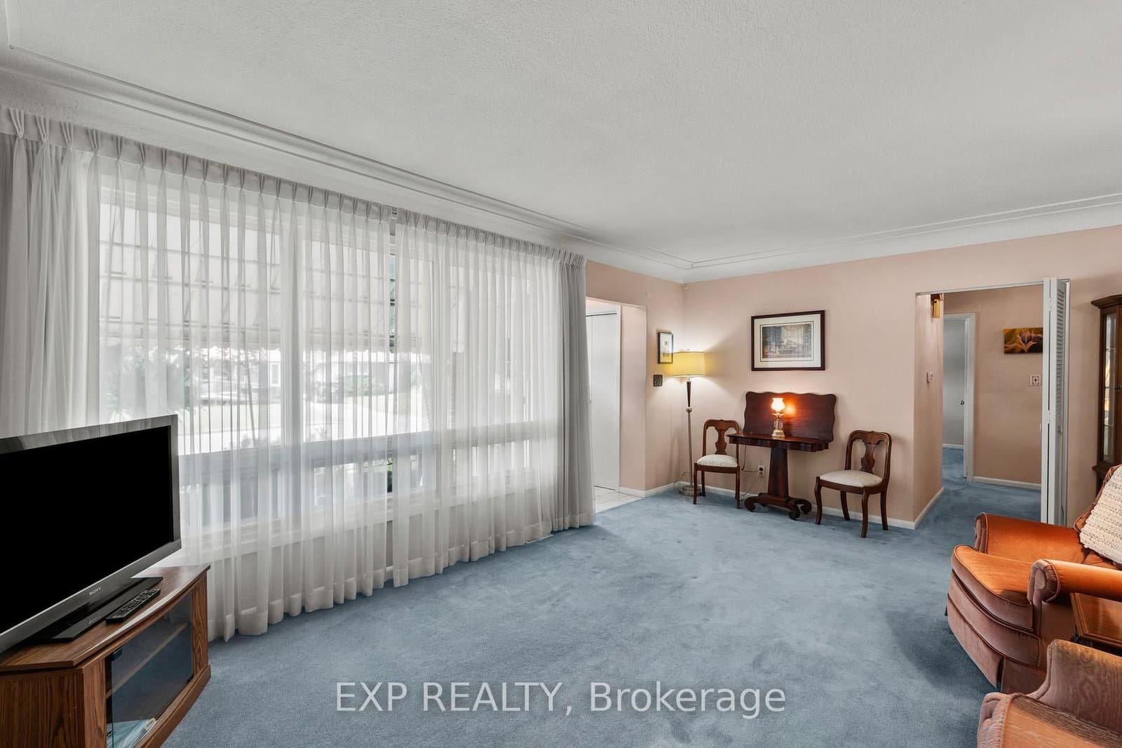 8800 Champlain Drive thumbnail 10