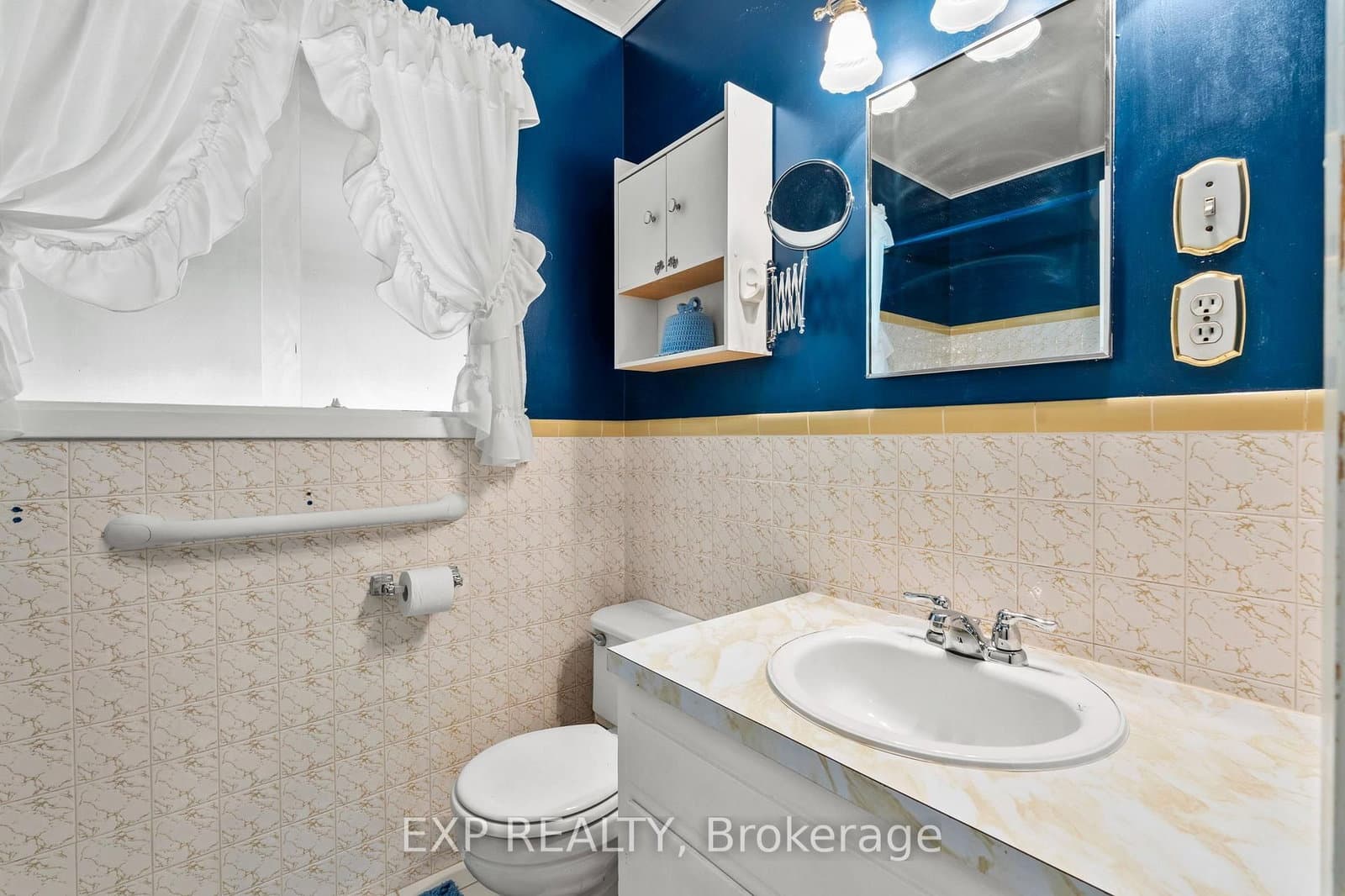 8800 Champlain Drive thumbnail 25